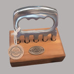 Garra de Urso em Alumínio com Base em Madeira