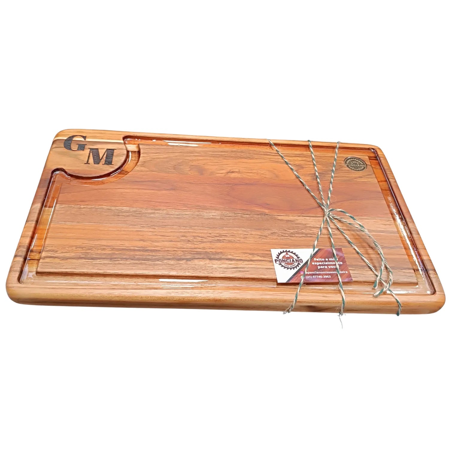 Tábua de churrasco estilo, iniciais personalizada, canaleta resina transparente, pés de silicone, Teca, Ponciano.