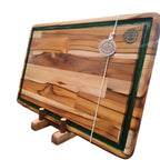 Tábua de churrasco Texas, perfil lateral, canaleta resina verde, pés de silicone, Teca, Ponciano.